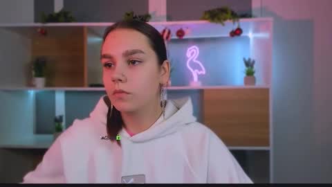 flora_nyx online show from 01-12-26, 06:07