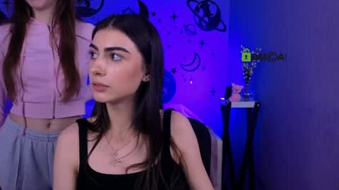 Snapshot of flora_ri chatting on 04-23-26, 12:29 just ask me online show from 04-23-26, 12:29
