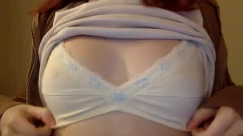 Snapshot of floraexploration chatting on 02-02-25, 05:26 floraexploration online show from 02-02-25, 05:26