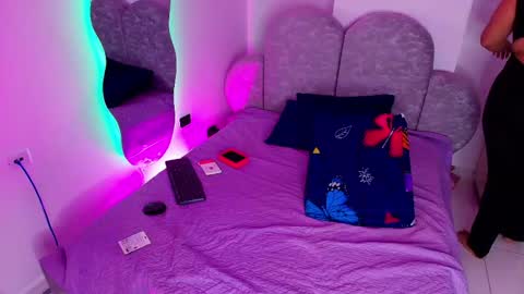 Snapshot of flordecayena_ chatting on 06-08-26, 03:07 Flordecayena online show from 06-08-26, 03:07