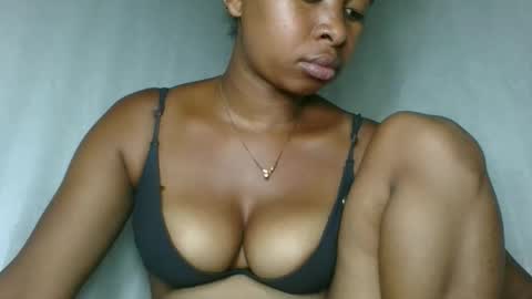 florencia011 online show from 12-18-25, 09:26