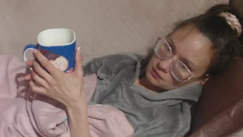 say meow and send tip  online show from 04-10-26, 04:12