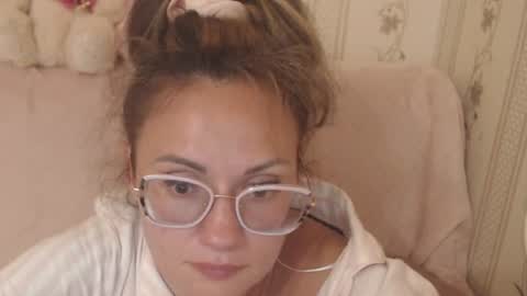 say meow  and  send tip  online show from 06-25-26, 02:43