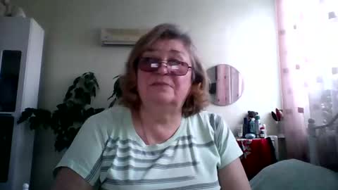 Snapshot of flowerlover8 chatting on 02-22-25, 02:30 Flowerlower online show from 02-22-25, 02:30