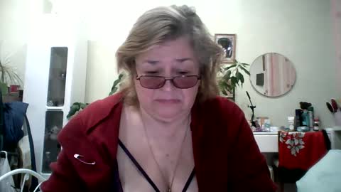 Snapshot of flowerlover8 chatting on 02-23-25, 03:24 Flowerlower online show from 02-23-25, 03:24