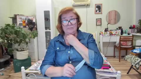 Snapshot of flowerlover8 chatting on 12-03-25, 04:05 Flowerlower online show from 12-03-25, 04:05