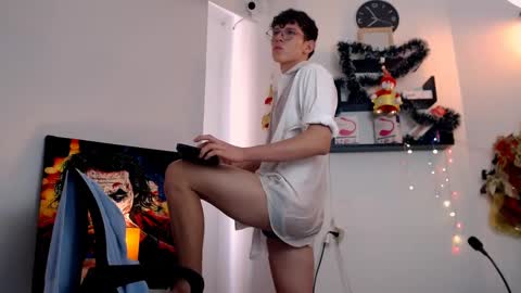 Snapshot of flowers109 chatting on 12-17-24, 07:59 flowers109 online show from 12-17-24, 07:59