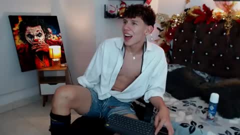 Snapshot of flowers109 chatting on 12-28-24, 01:50 flowers109 online show from 12-28-24, 01:50