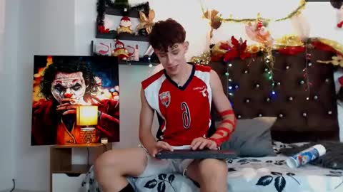 Snapshot of flowers109 chatting on 12-29-24, 12:30 flowers109 online show from 12-29-24, 12:30