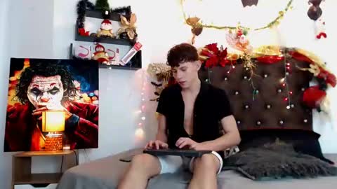 Snapshot of flowers109 chatting on 12-31-24, 10:12 flowers109 online show from 12-31-24, 10:12