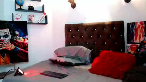 Snapshot of flowers109 chatting on 02-18-25, 01:32 flowers109 online show from 02-18-25, 01:32