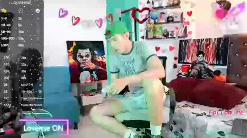 Snapshot of flowers109 chatting on 09-17-25, 10:22 flowers109 online show from 09-17-25, 10:22