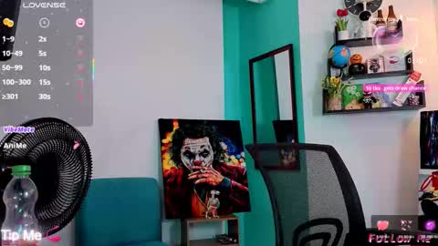 Snapshot of flowers109 chatting on 11-25-25, 10:54 flowers109 online show from 11-25-25, 10:54