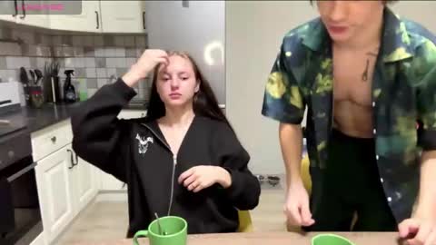 flowerscouple online show from 03-03-26, 10:26