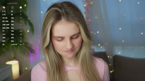 Snapshot of fluffy_angel chatting on 12-04-24, 09:18 Adeline online show from 12-04-24, 09:18