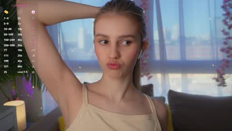 Snapshot of fluffy_angel chatting on 01-21-25, 08:52 Adeline online show from 01-21-25, 08:52