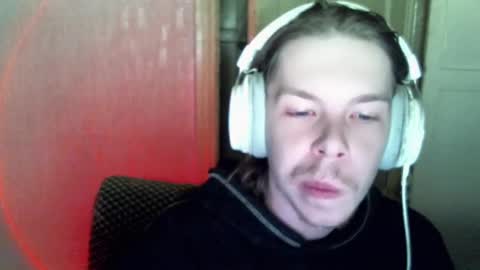 Snapshot of fluffy_boney chatting on 01-05-25, 06:13 Alexey online show from 01-05-25, 06:13