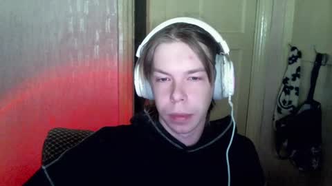 Snapshot of fluffy_boney chatting on 01-08-25, 03:19 Alexey online show from 01-08-25, 03:19