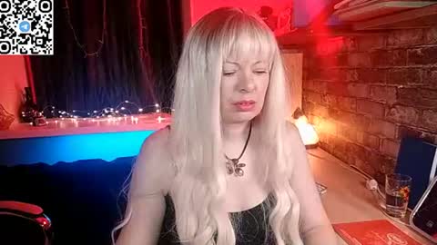 Snapshot of fluffy_duffy962 chatting on 06-25-26, 09:30 Irene online show from 06-25-26, 09:30
