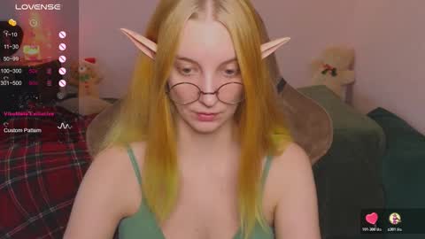 Snapshot of fluffy_muffin3 chatting on 11-02-25, 10:06 Agatha online show from 11-02-25, 10:06