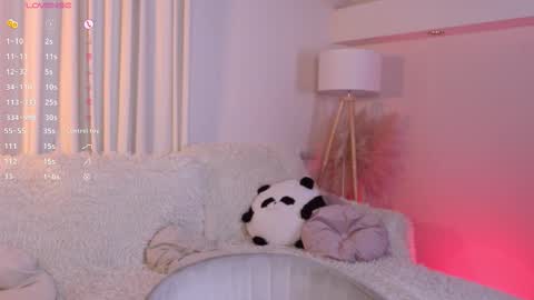 Snapshot of fluffy_waffles chatting on 09-13-25, 09:36 LilLisa online show from 09-13-25, 09:36