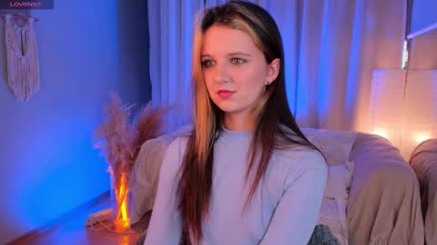 Snapshot of fluffy_waffles chatting on 12-02-25, 04:24 LilLisa online show from 12-02-25, 04:24