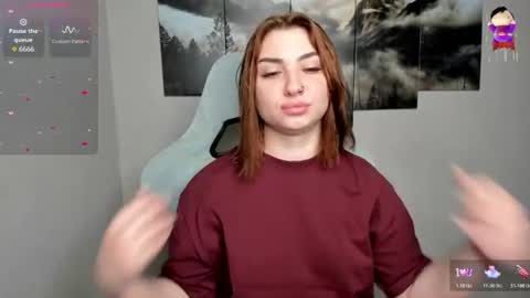 Snapshot of flufyfoxx chatting on 06-18-26, 12:44 Lina online show from 06-18-26, 12:44