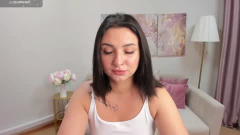 Snapshot of flufyfoxx chatting on 07-14-26, 12:02 Lina online show from 07-14-26, 12:02