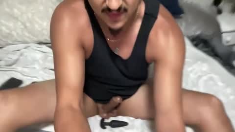 Snapshot of flyhigh40 chatting on 09-18-25, 04:25 Join me online and in Person Looking for company on camera. online show from 09-18-25, 04:25