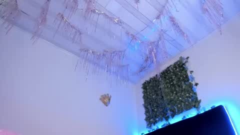 lia online show from 04-14-26, 09:32