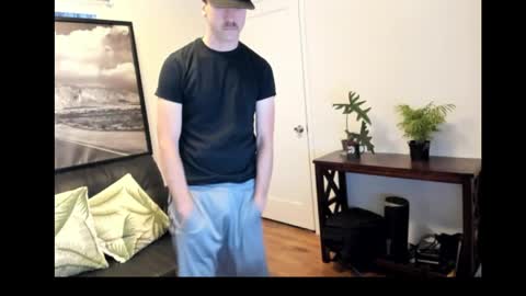 Snapshot of fngaymerguy chatting on 04-19-26, 02:22 bulge vpl online show from 04-19-26, 02:22