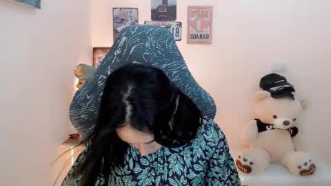 Snapshot of foeheart chatting on 12-03-24, 12:49 Foe online show from 12-03-24, 12:49