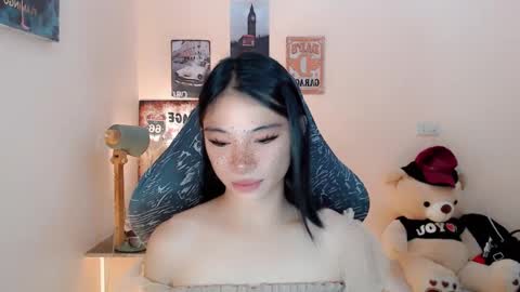 Snapshot of foeheart chatting on 12-16-24, 05:27 Foe online show from 12-16-24, 05:27