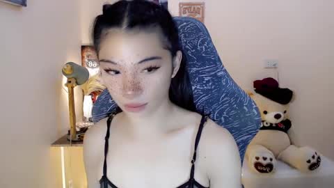 Snapshot of foeheart chatting on 12-22-24, 11:20 Foe online show from 12-22-24, 11:20