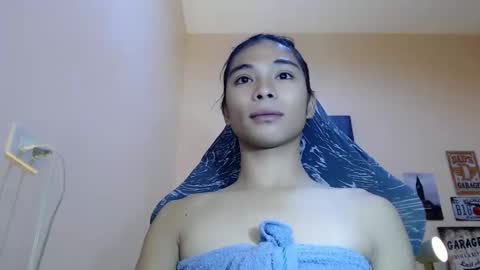 Snapshot of foeheart chatting on 09-10-25, 11:21 Foe online show from 09-10-25, 11:21