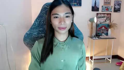 Snapshot of foeheart chatting on 10-05-25, 05:22 Foe online show from 10-05-25, 05:22