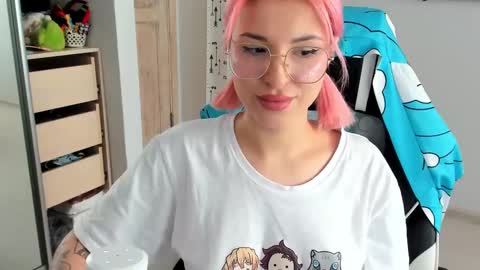 Snapshot of folinskaayaa chatting on 01-29-25, 08:18 folinskaayaa online show from 01-29-25, 08:18