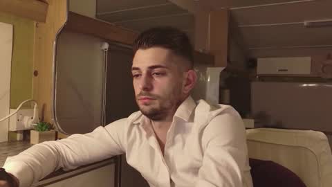 independent model online show from 02-15-26, 05:31