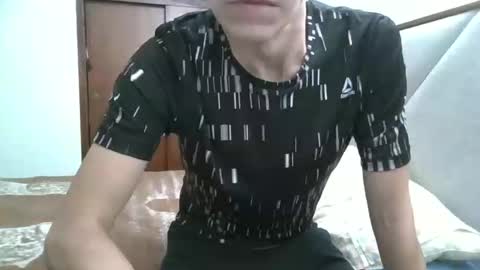 Snapshot of fonzi_flores chatting on 12-14-25, 01:33 fonzi_flores online show from 12-14-25, 01:33