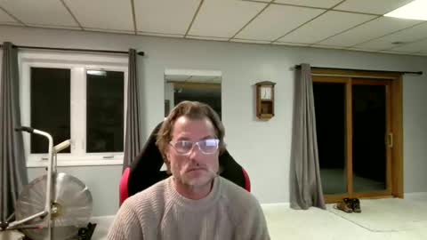 foodforcatfists online show from 02-04-26, 05:35