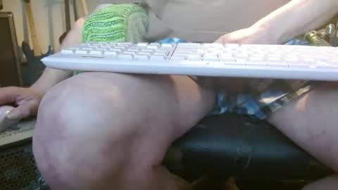 Snapshot of fooman103 chatting on 04-21-26, 02:15 Fooman1007 online show from 04-21-26, 02:15