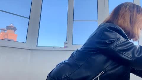 Snapshot of forbidden_fruity chatting on 09-11-25, 10:04 Laura online show from 09-11-25, 10:04