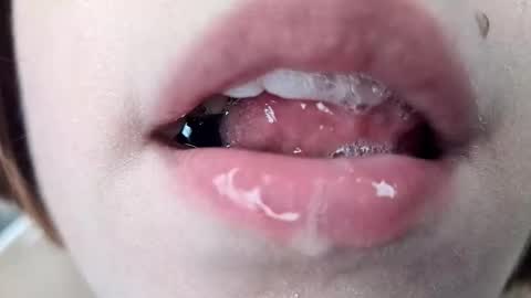 Snapshot of forbidden_fruity chatting on 09-20-25, 09:10 Laura online show from 09-20-25, 09:10