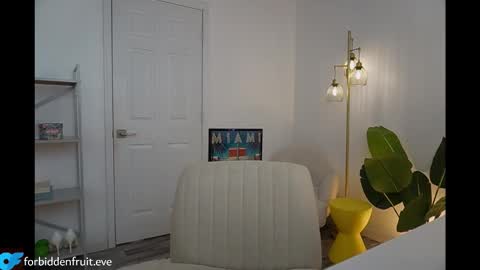 Snapshot of forbiddenfruit_eve chatting on 02-10-26, 05:28 forbiddenfruit_eve online show from 02-10-26, 05:28