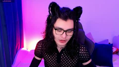 Snapshot of formoverfear chatting on 04-12-26, 08:58 Yukio online show from 04-12-26, 08:58
