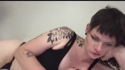 Snapshot of forthedolls chatting on 10-04-25, 04:10 forthedolls online show from 10-04-25, 04:10