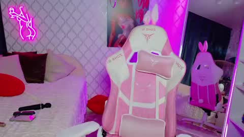 Snapshot of foryoureyesonly__ chatting on 07-23-26, 01:58 Lily online show from 07-23-26, 01:58