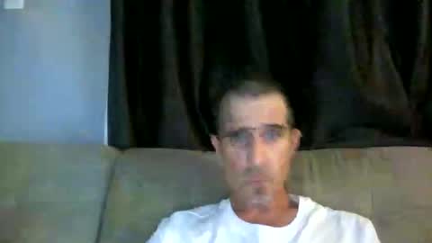Snapshot of fouraide42 chatting on 10-31-25, 10:11 fouraide42 online show from 10-31-25, 10:11