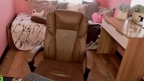 Snapshot of fox_cutee chatting on 07-02-26, 03:23 Fox online show from 07-02-26, 03:23