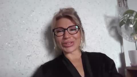 fox_red_lady7 online show from 04-07-26, 07:31